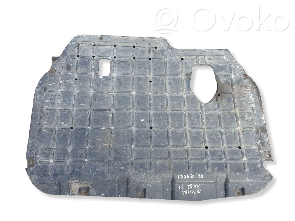Hyundai i30 Engine splash shield/under tray 