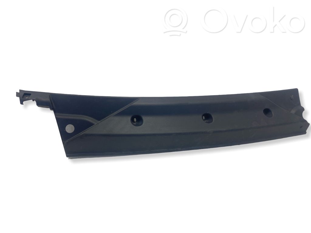Iveco Daily 6th gen Wiper trim 