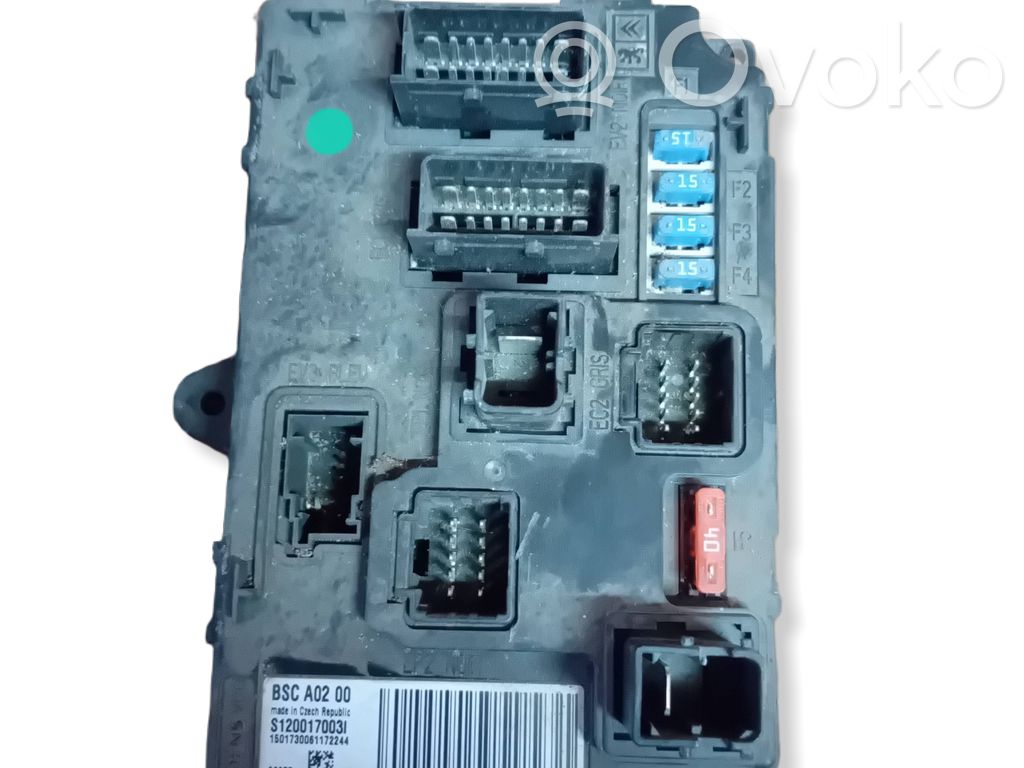 Peugeot 407 Fuse module 