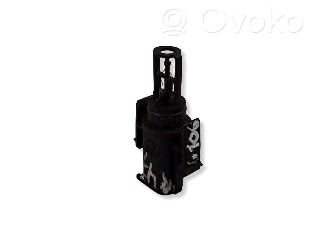 Volvo S70  V70  V70 XC Intake air temperature sensor 