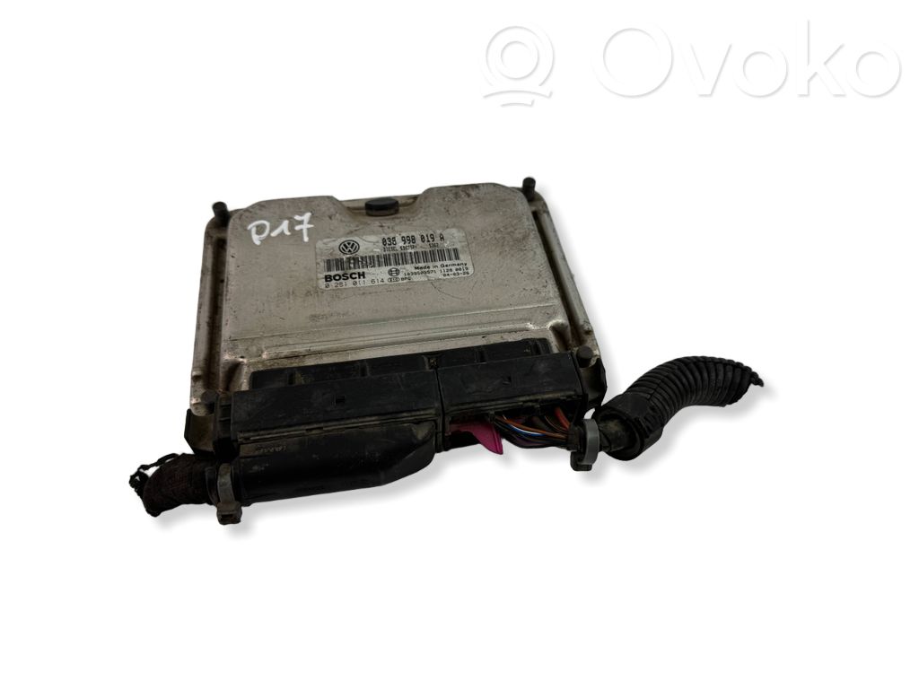 Volkswagen PASSAT B5 Engine control unit/module 