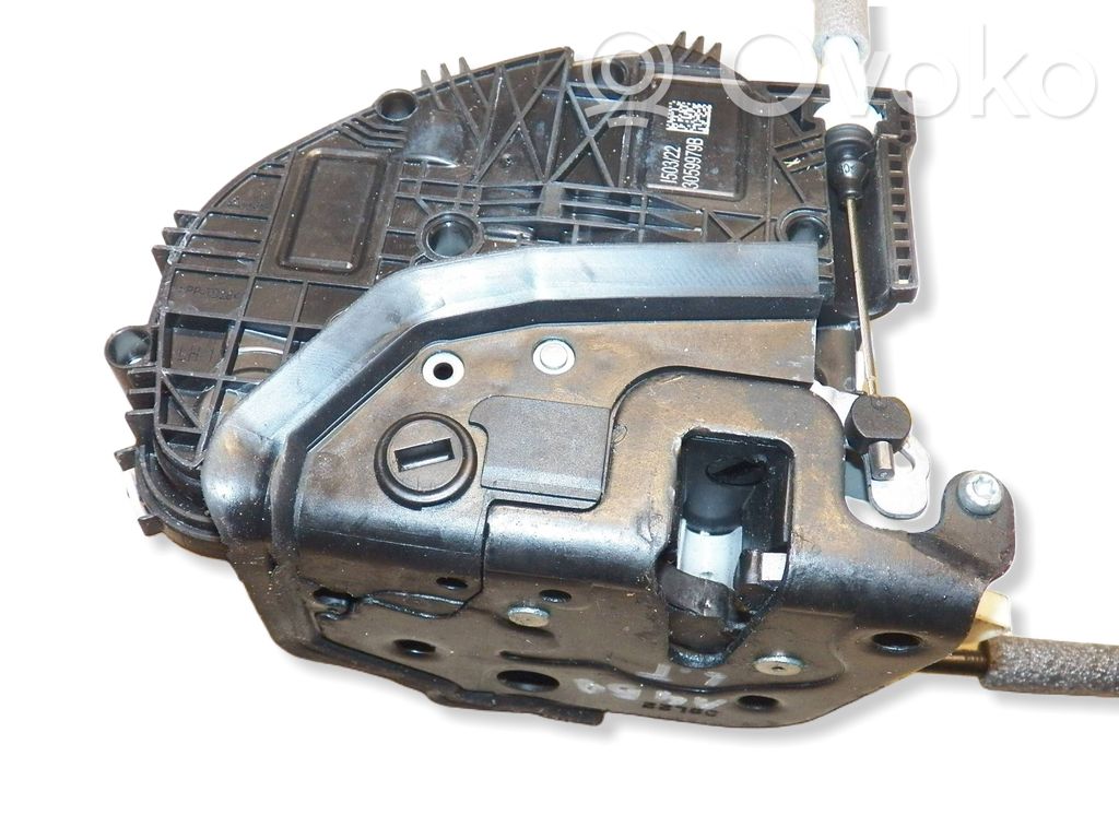 Audi A3 S3 8V Front door lock 