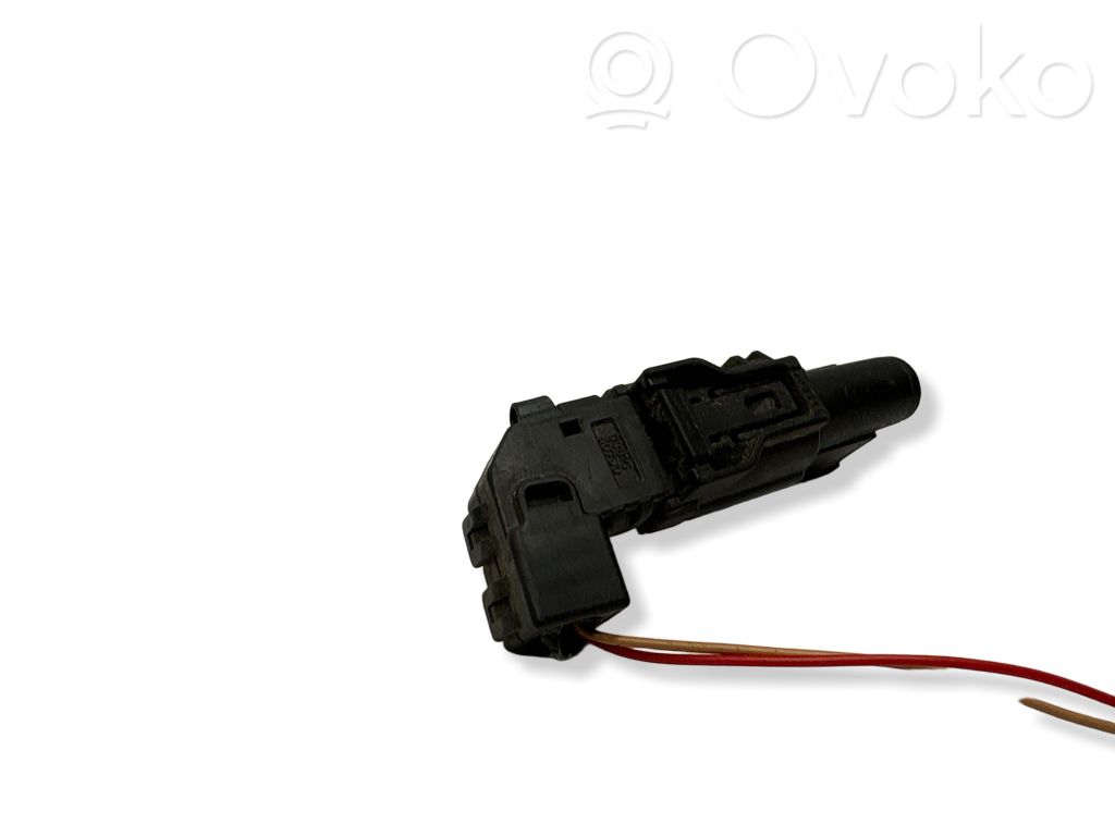 Outside/external air temperature sensor   04F05