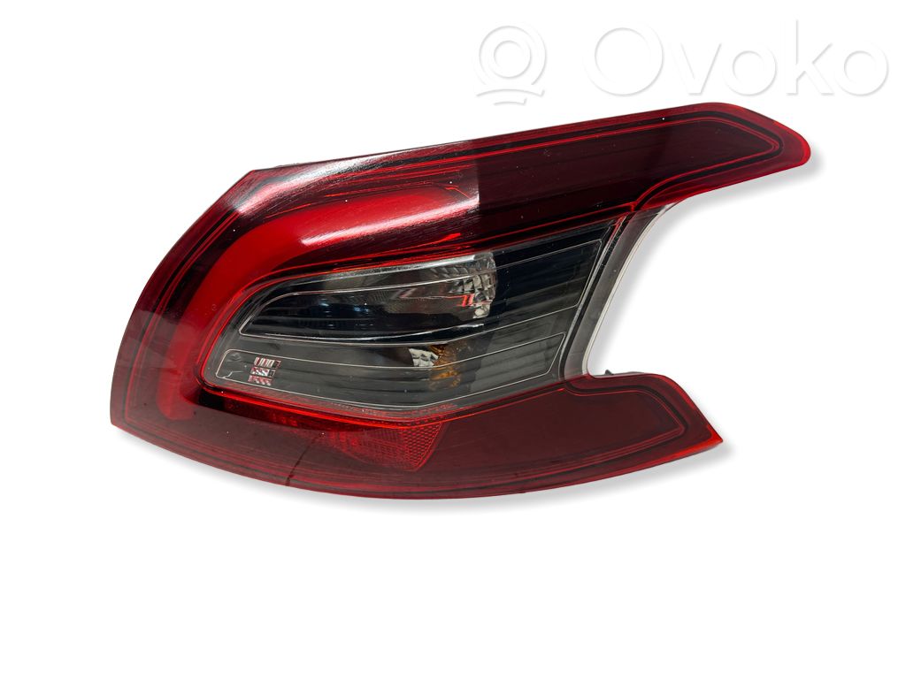 Peugeot 308 Aizmugurējais lukturis virsbūvē 