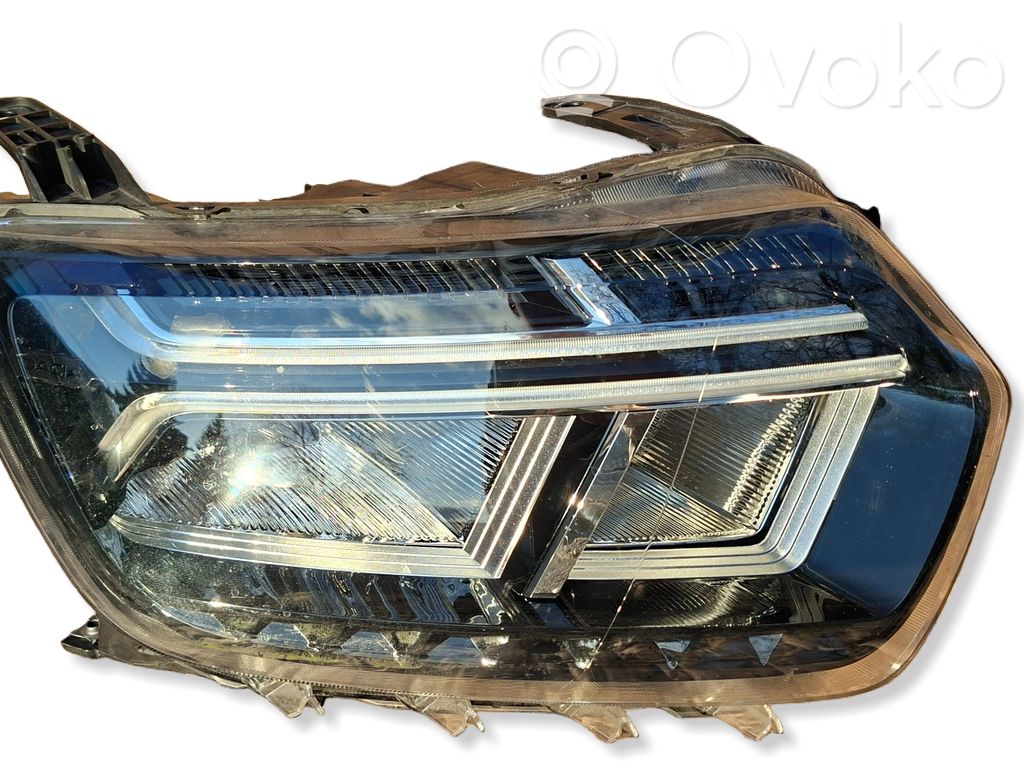 Dacia Duster II Phare frontale 