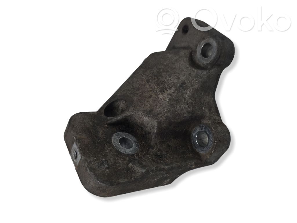 Engine mounting bracket   86341232