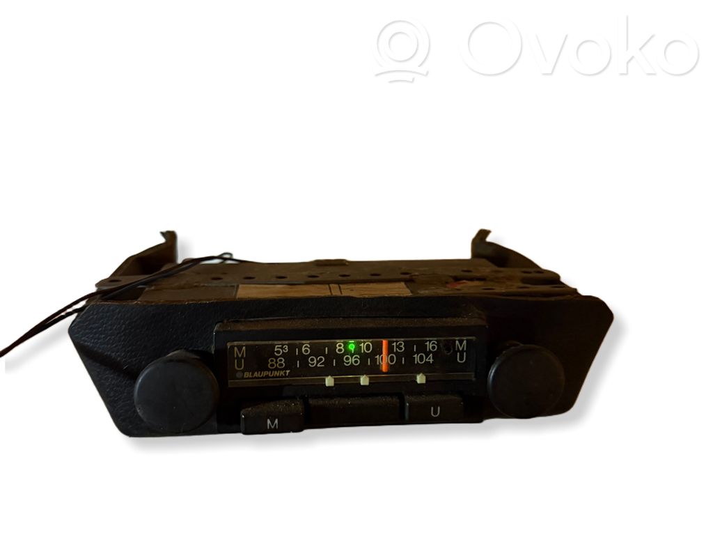 Radio / CD-Player / DVD-Player / Navigation   0789894