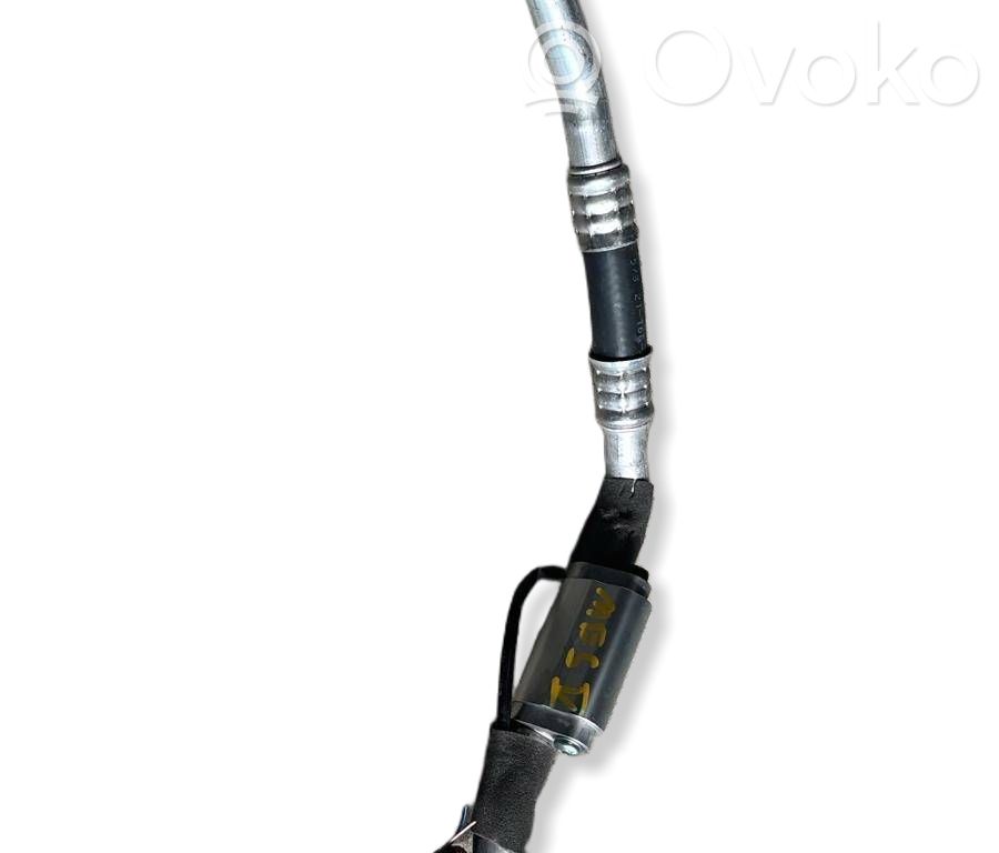 Ilmastointilaitteen putki (A/C)   924795MZ6A,924795MZ5A