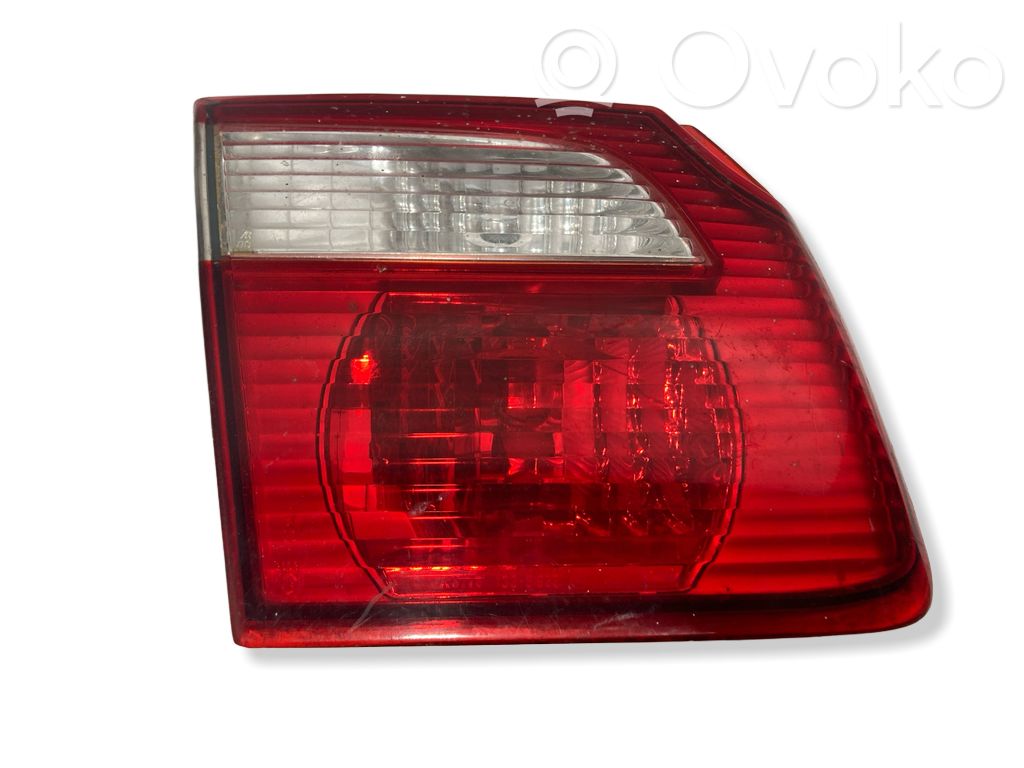 Mazda 626 Aizmugurējais lukturis pārsegā 