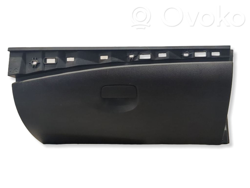 Renault Megane III Glove box 