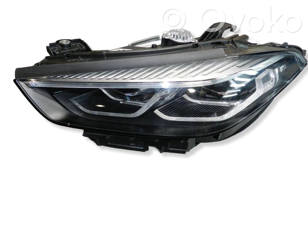 BMW 8 G15 Scheinwerfer 