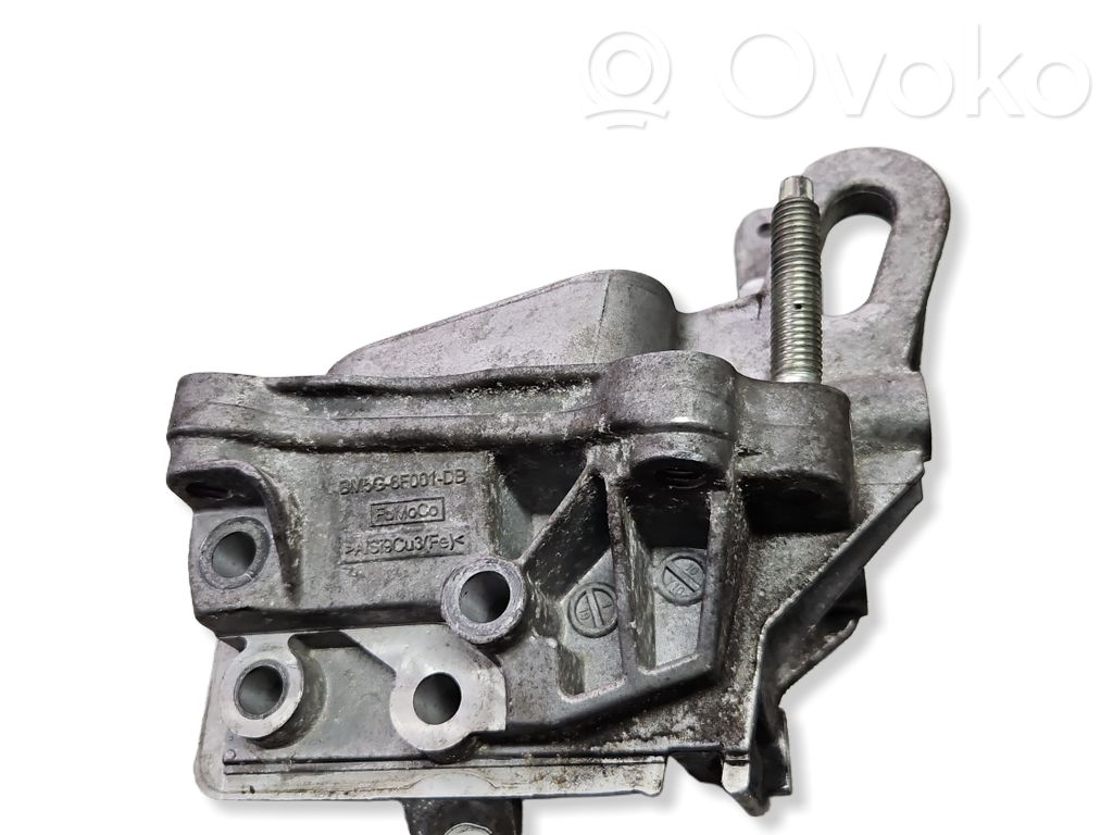 Ford Focus Engine mounting bracket 