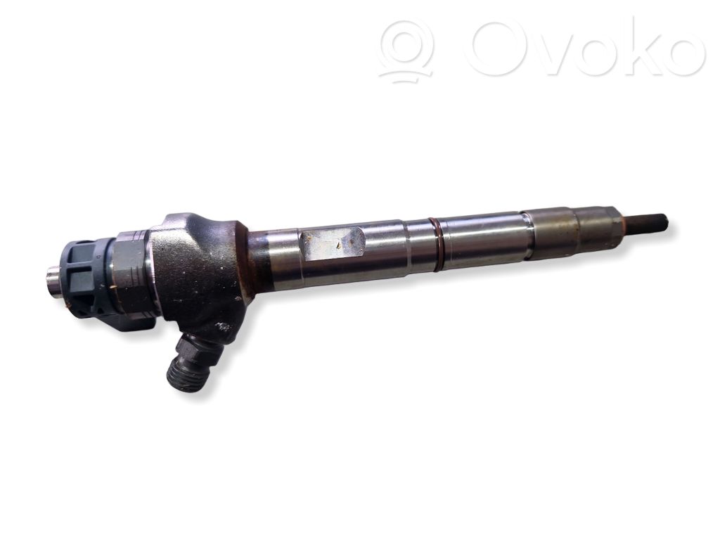 Volkswagen PASSAT B7 Injector combustibil 