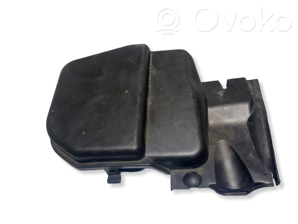 BMW 3 E90 E91 Kita variklio skyriaus detalė 