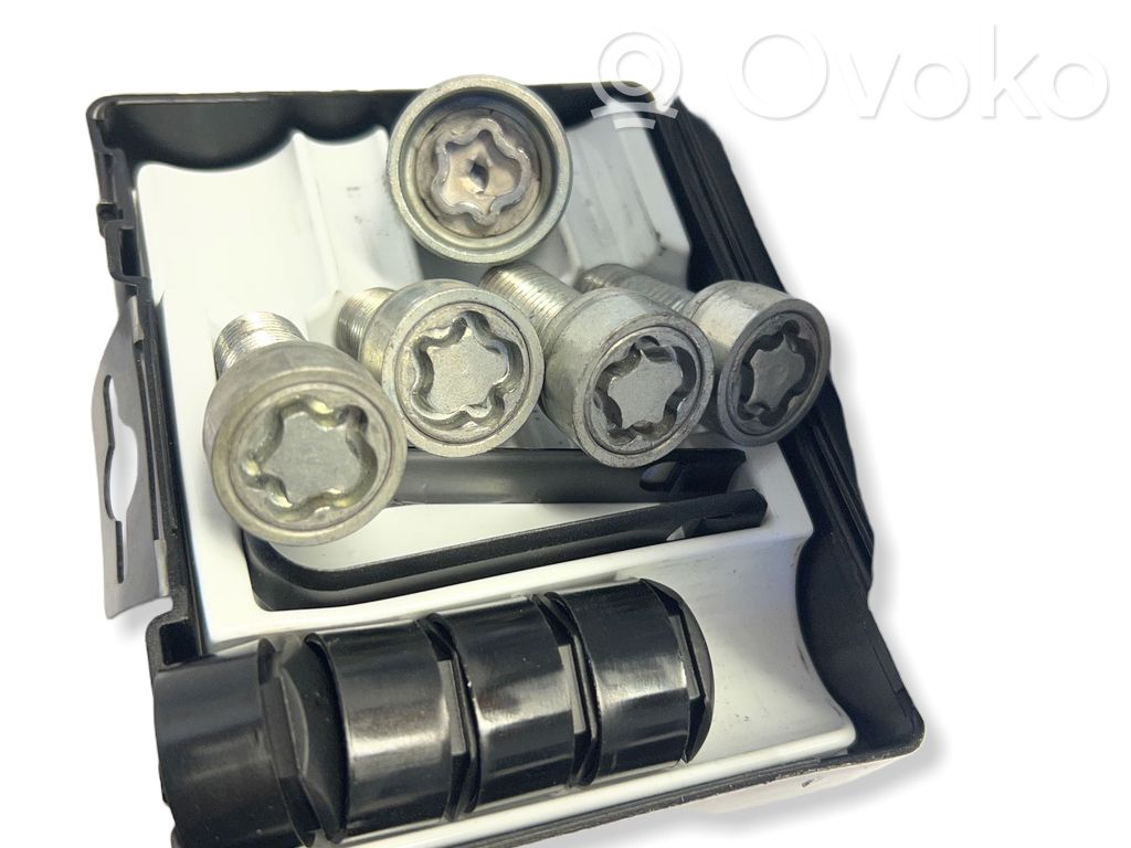 Mutterit/pultit   82A071455