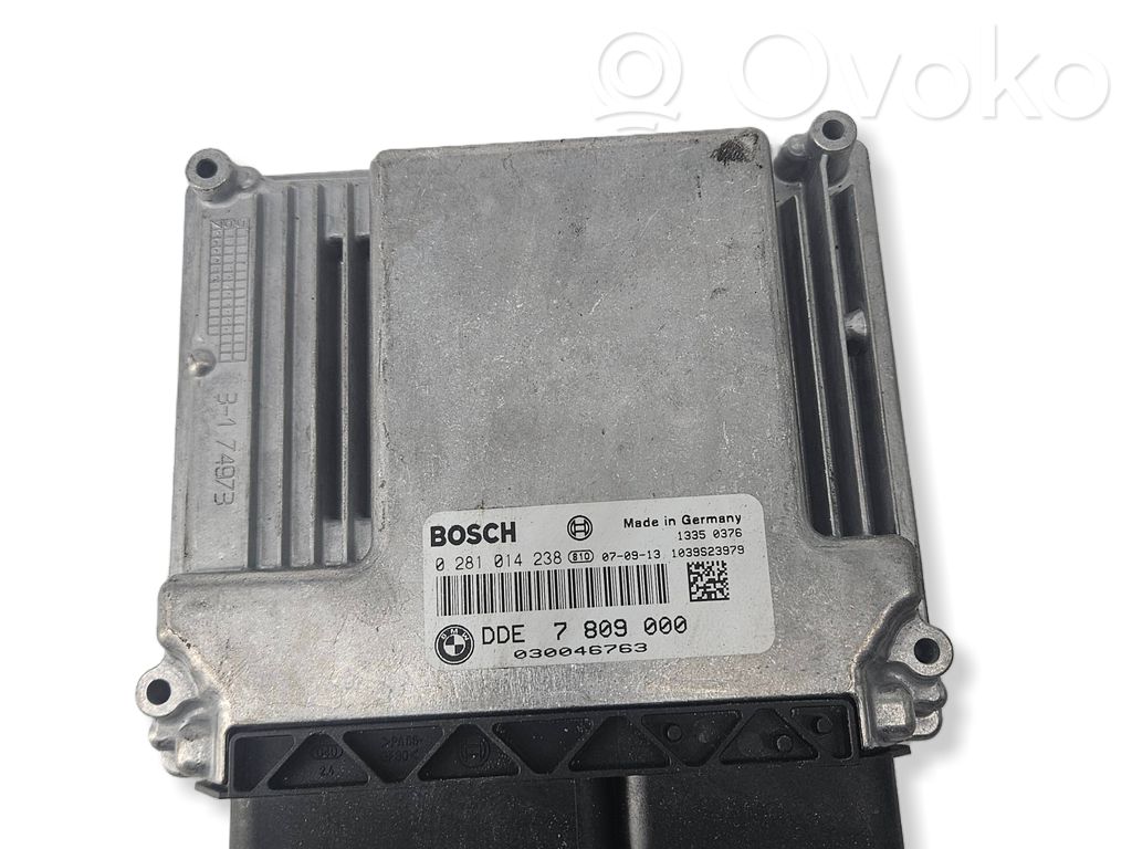 BMW 7 E65 E66 Variklio valdymo blokas 