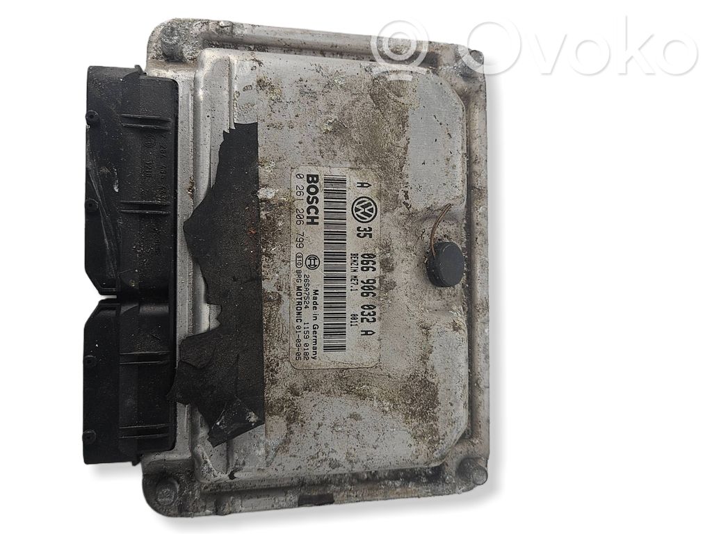 Volkswagen Golf IV Engine control unit/module 