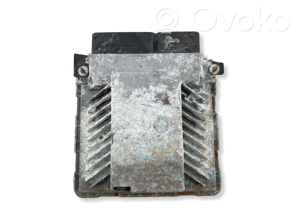 Volkswagen PASSAT B5.5 Engine control unit/module 