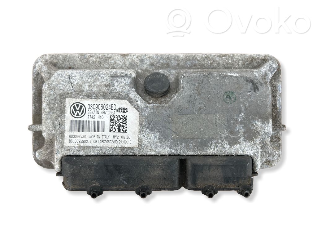 Volkswagen Golf VI Engine control unit/module 