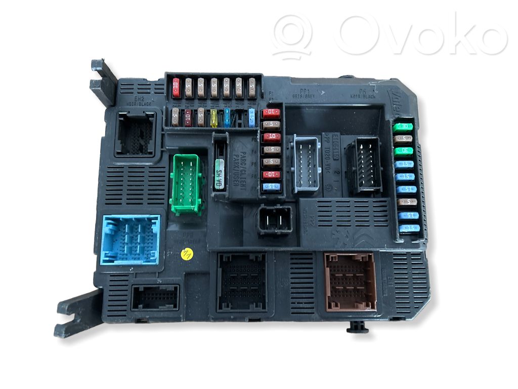 Peugeot 208 I Fuse module 