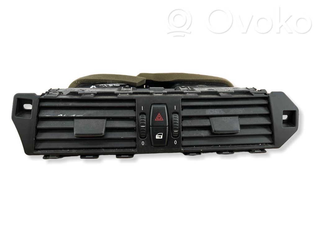 BMW 5 E60 E61 Centrinės oro grotelės 
