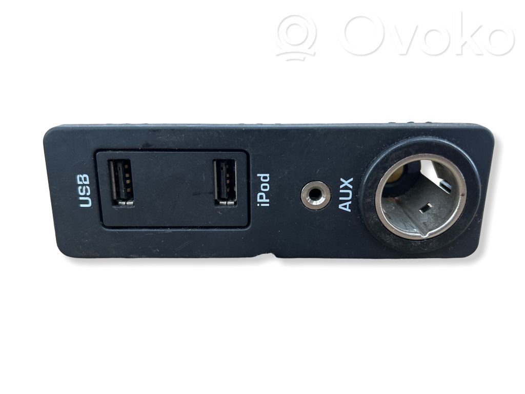 Land Rover Evoque I AUX in-socket connector 
