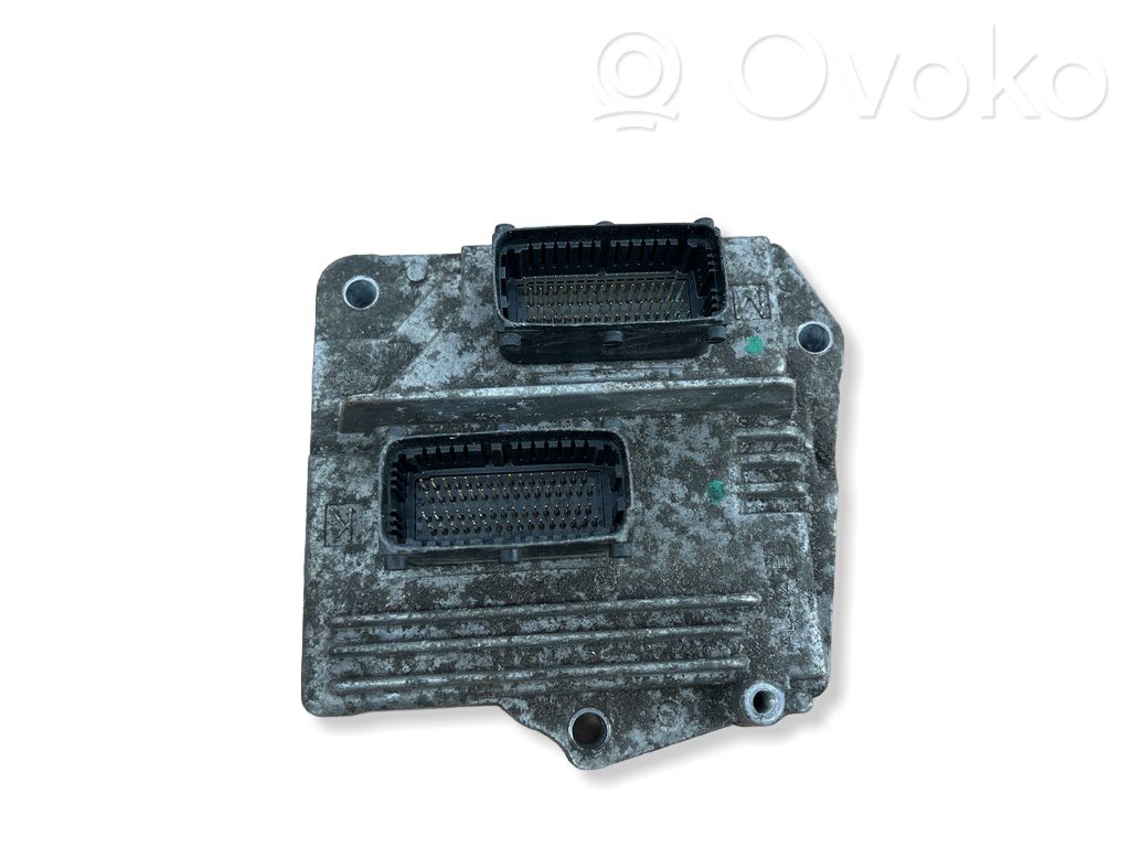 Opel Zafira B Engine control unit/module 