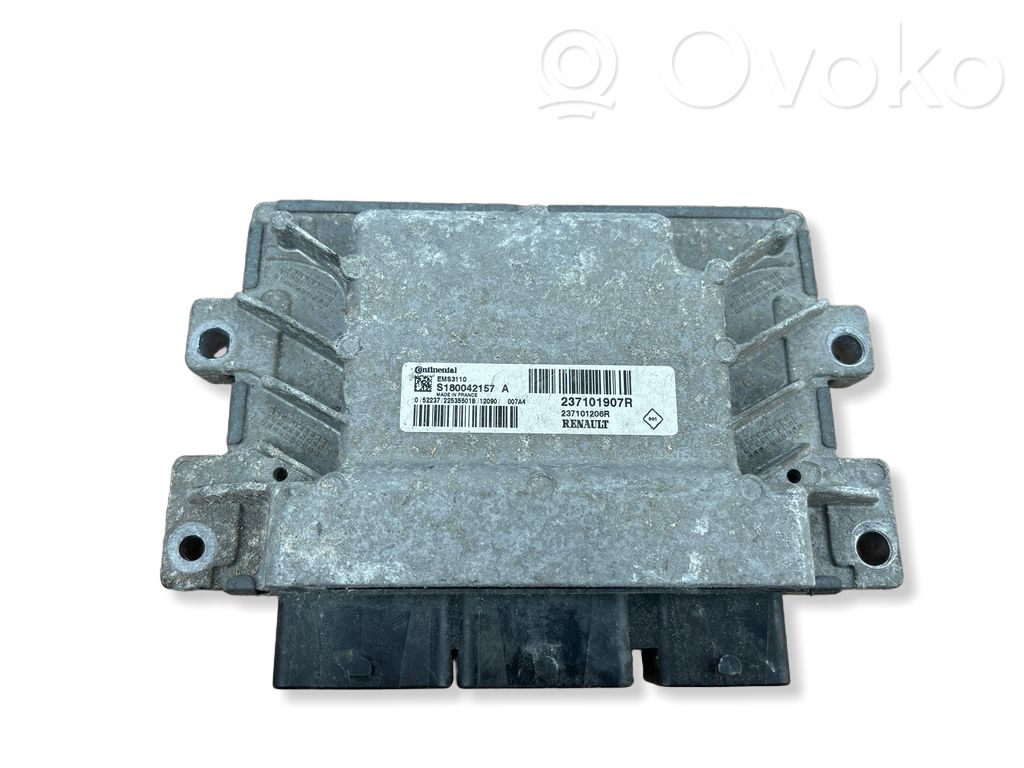 Renault Clio IV Engine control unit/module 