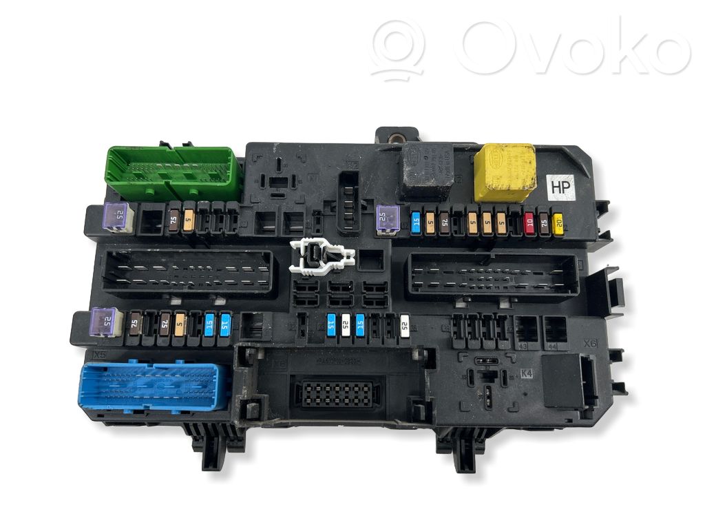 Opel Astra J Fuse module 