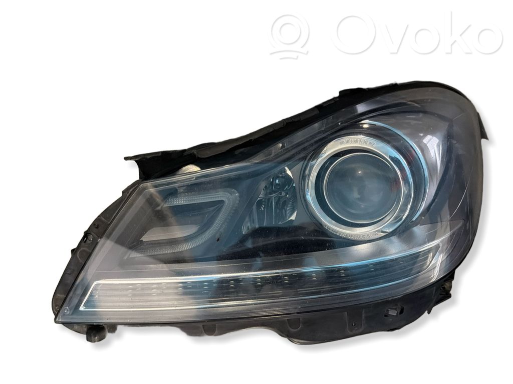 Mercedes-Benz C W204 Lampa przednia 
