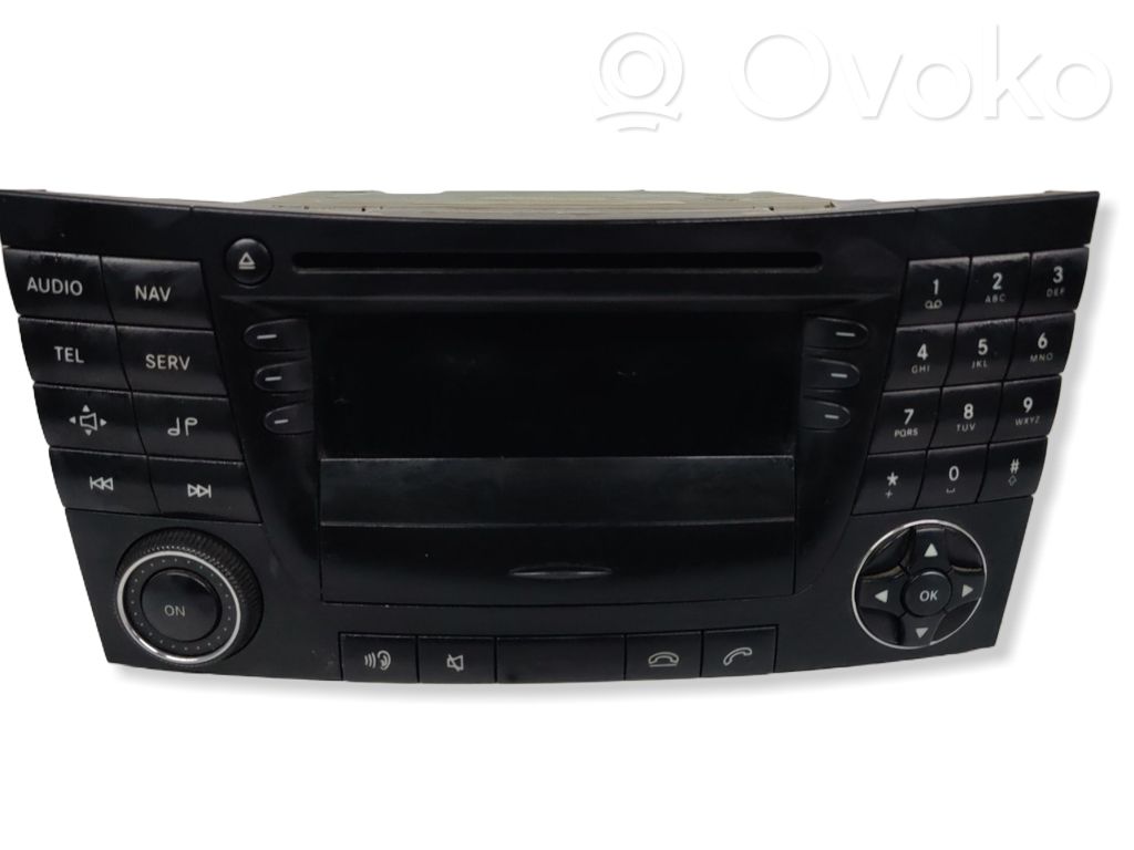 Mercedes-Benz E W211 Panel / Radioodtwarzacz CD/DVD/GPS 
