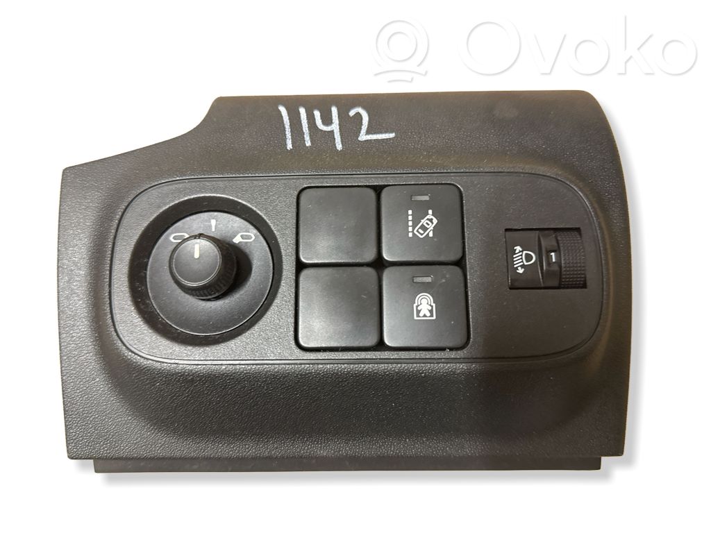 Citroen C3 Wing mirror switch 