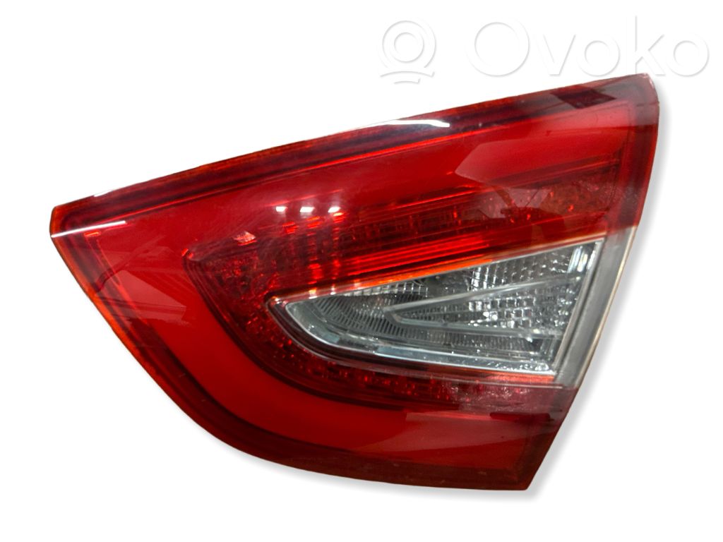 Hyundai ix35 Aizmugurējais lukturis pārsegā 