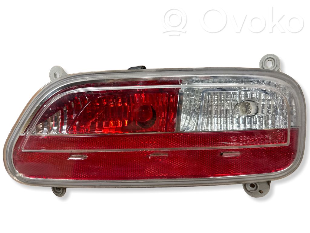 Rear bumper light   92406A27