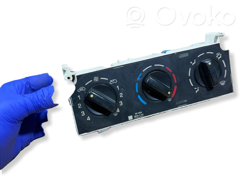 Climate control unit   030807DA,20070405