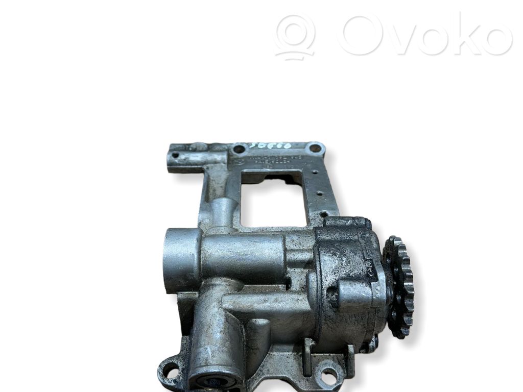 BMW 5 E60 E61 Oil pump 