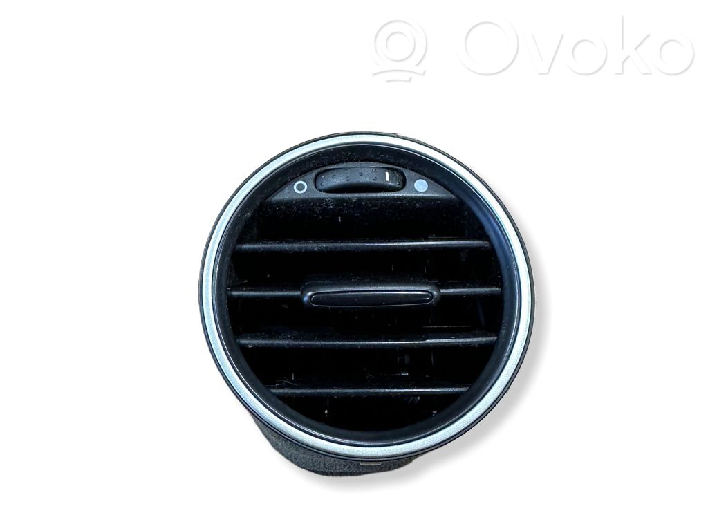 Fiat Punto (199) Dysze / Kratki środkowego nawiewu deski rozdzielczej 