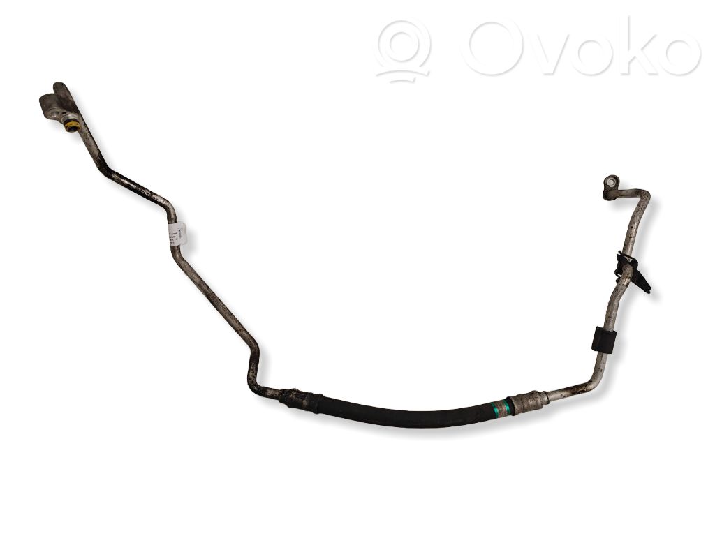 Ilmastointilaitteen putki (A/C)   6989307