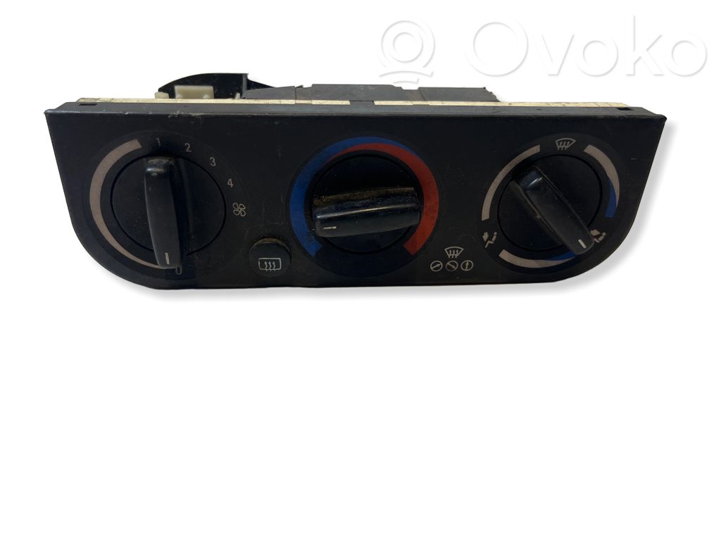BMW 3 E36 Climate control unit 