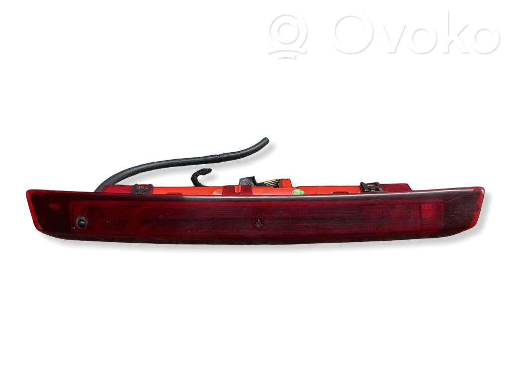 Kolmas/lisäjarruvalo   89092051A