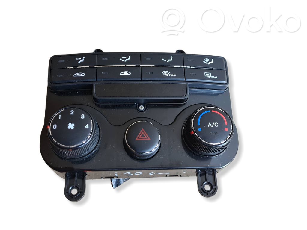 Hyundai i30 Climate control unit 