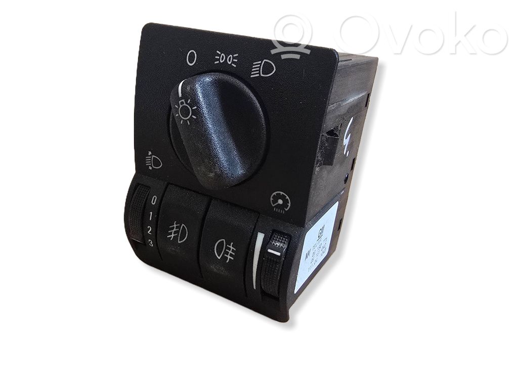 Light switch   09180771,09181042,021040883