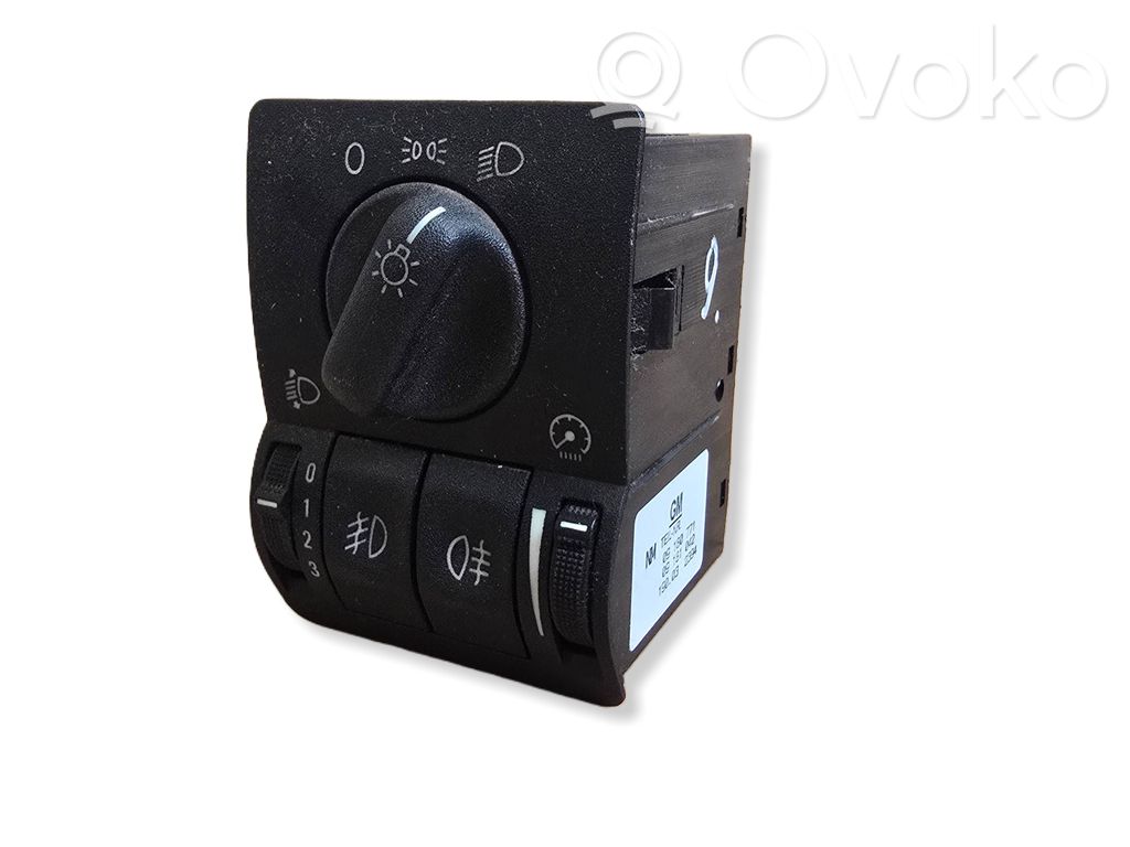 Light switch   09180771,09181042,234032636