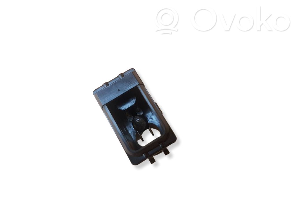 Interior temperature sensor   0775004430