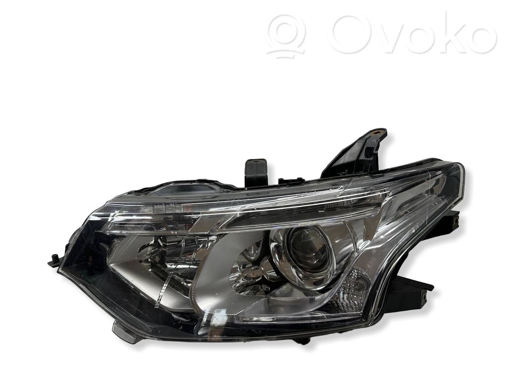 Mitsubishi Outlander Lampa przednia 