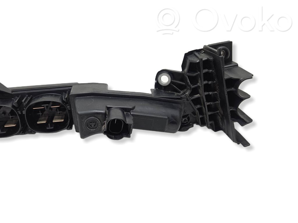 BMW 5 G30 G31 G38 Przekaźnik sterujący prądem 