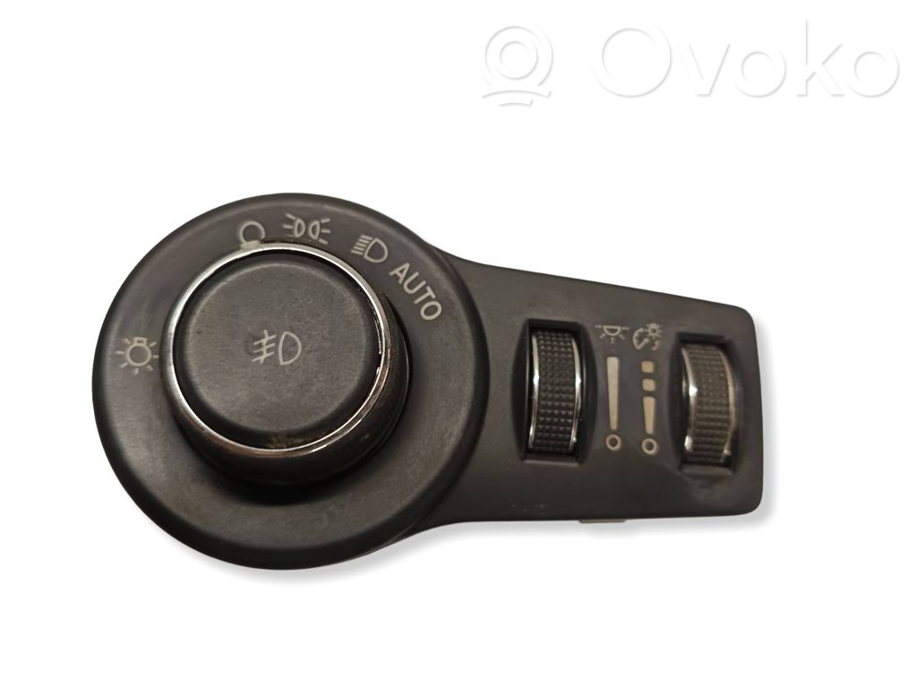 Chrysler Pacifica Light switch 