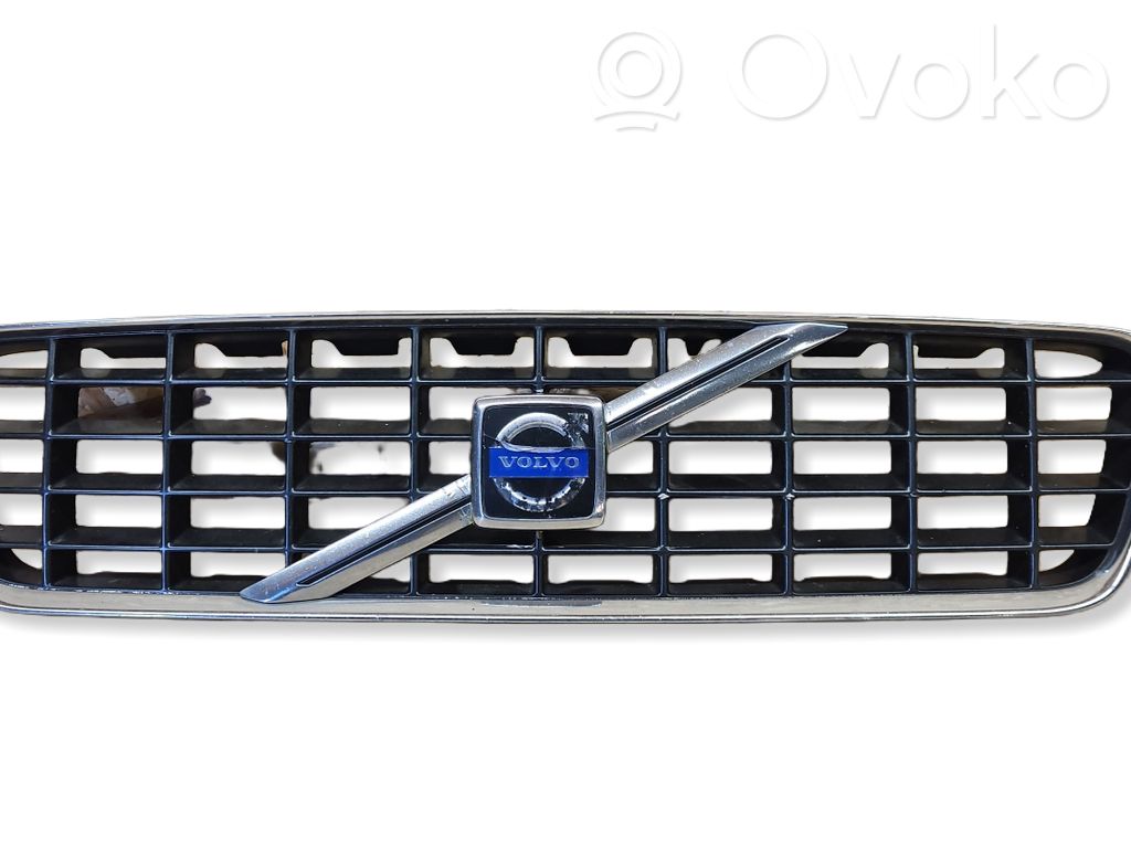 Volvo S60 Etupuskurin ylempi jäähdytinsäleikkö 