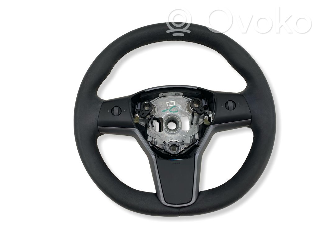 Tesla Model Y Steering wheel 
