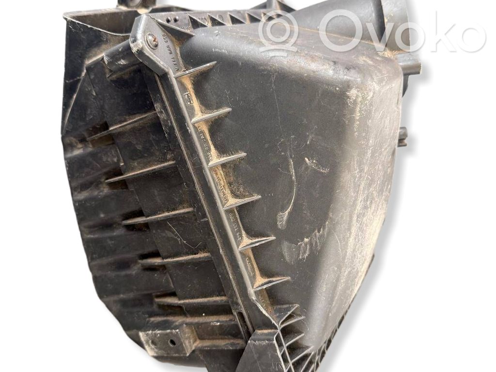 Audi A4 S4 B7 8E 8H Air filter box 